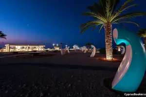 Rzeźby w Parku Rzeźb Ayia Napa zachwycają detalami, idealne miejsce na wakacje pełne atrakcji na Cyprze